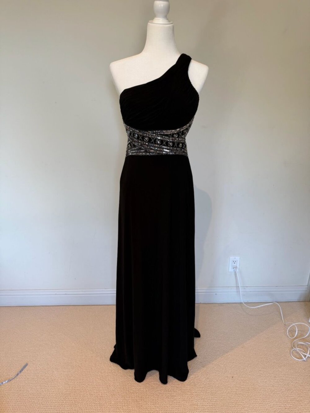 Betsy & Adam One Shoulder Gown Sequin Beaded Trim NWT Size 4